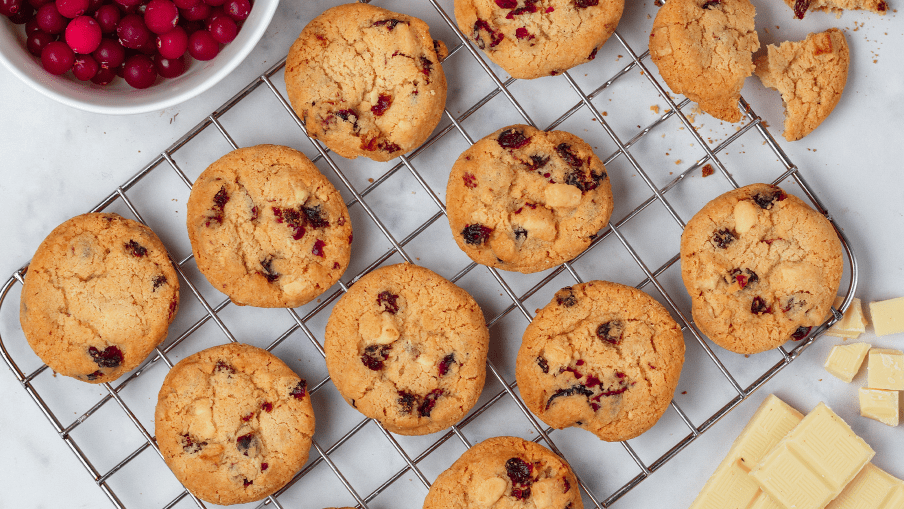 Oatmeal choco-cranberry cookies